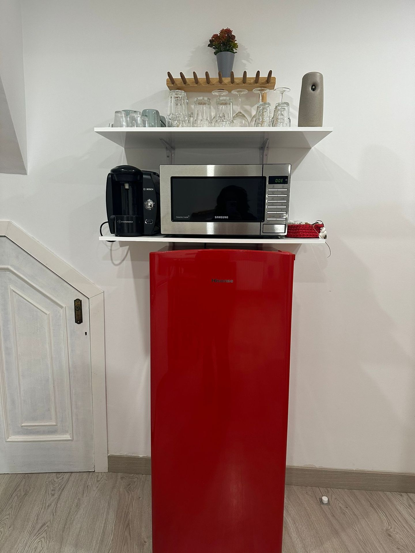 Nevera, Microondas, cafetera Loft